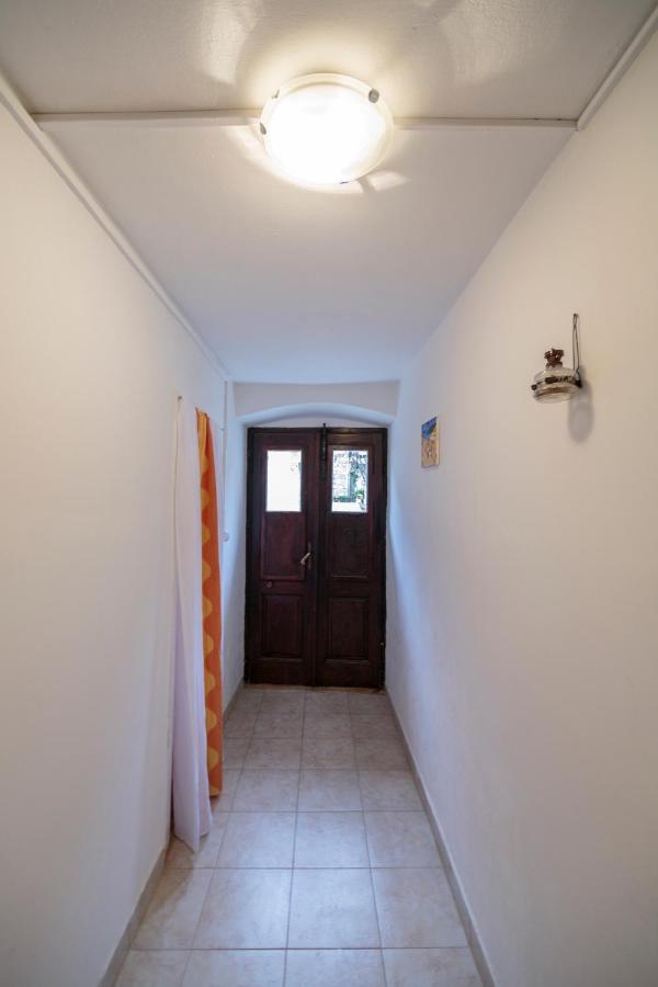 Apartment Esa Komiza Exterior photo